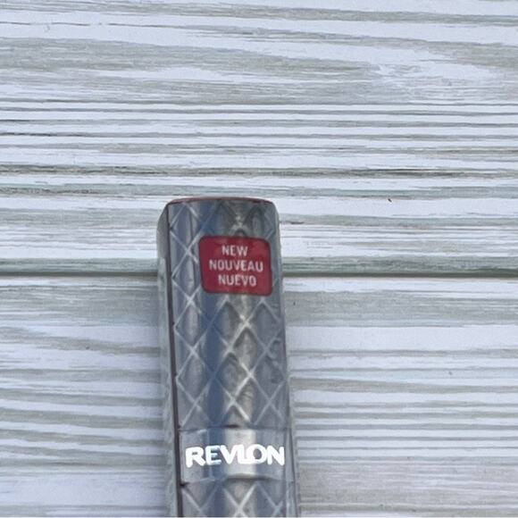 Revlon Makeup Beauty Lipstick Crimson 095 - Picture 3 of 7